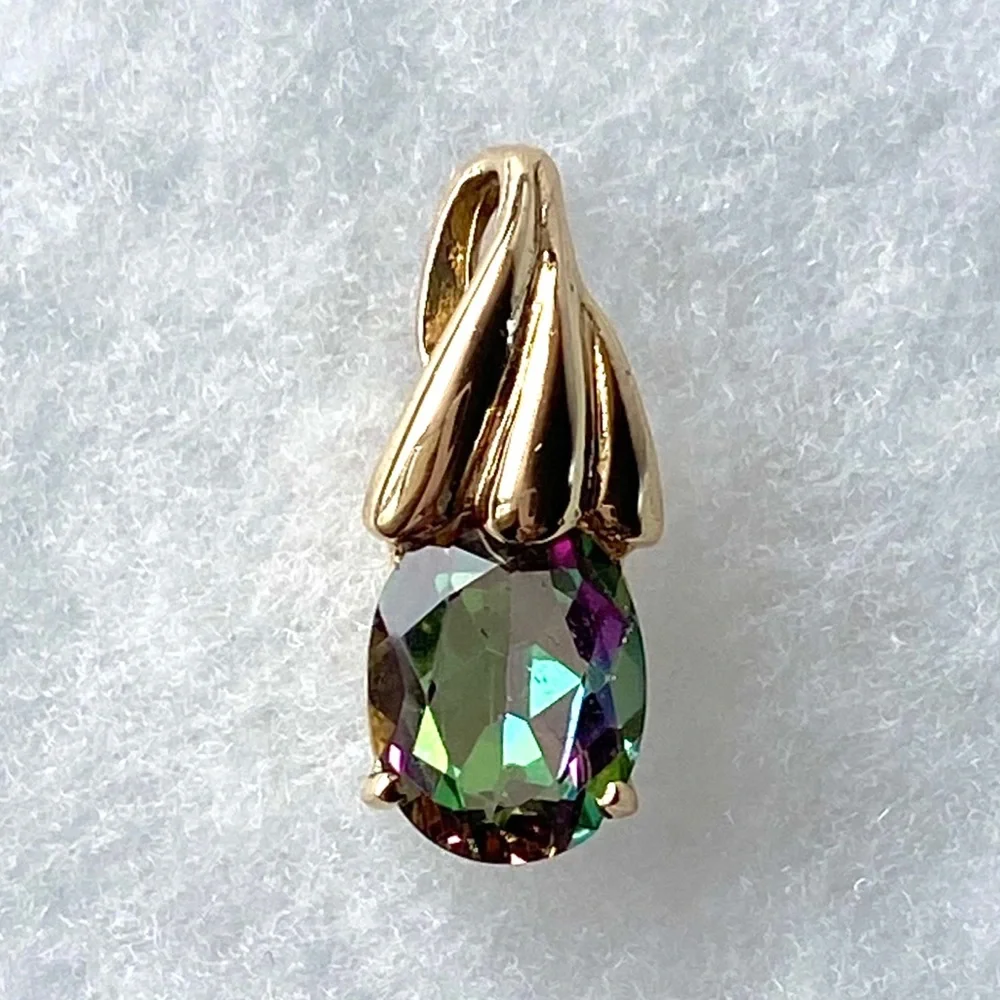 Elegant Gold and Multicolor Pendant Necklace - Picture 1 of 17